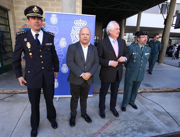Presentación en el IES Gil y Carrasco de Ponferrada del plan director para la convivencia y mejora de la seguridad en los centros educativos