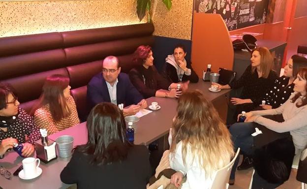 Morala aboga por impulsar políticas de empleo y emprendimiento femenino en Ponferrada