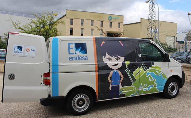 Más de 400 estudiantes de Ponferrada participan en los talleres itinerantes PlayEnergy de la Fundación Endesa