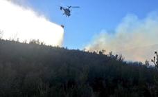 Medios de extinción atajan un incendio declarado entre Sotelo y Pradela