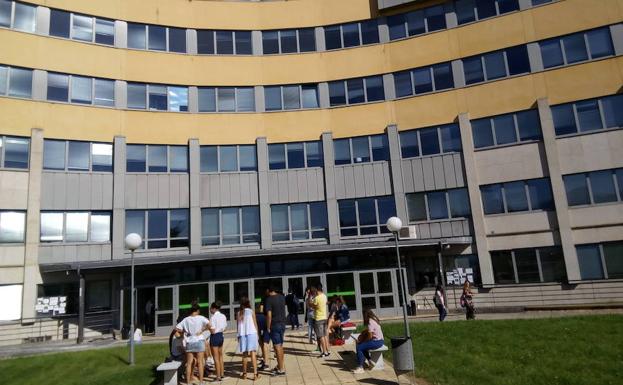 El Campus de Ponferrada acoge mañana una jornada de divulgación sobre la recuperación de los ecosistemas tras un incendio