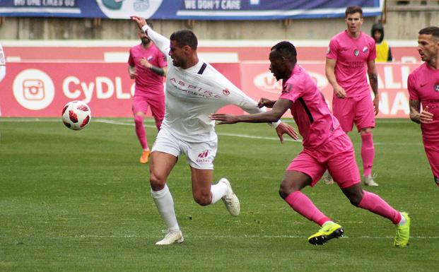 La emoción se impone al fútbol en un igualado derbi leonés