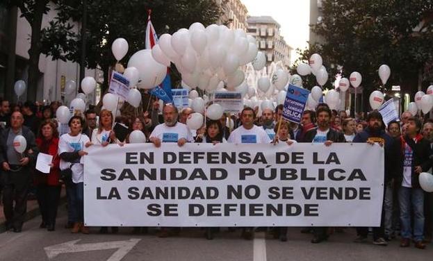 La plataforma sanitaria arremete contra los «desastrosos datos» de las listas de espera en el área del Bierzo