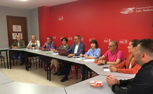 El PSOE define la hoja de ruta para buscar «estabilidad» en Ponferrada