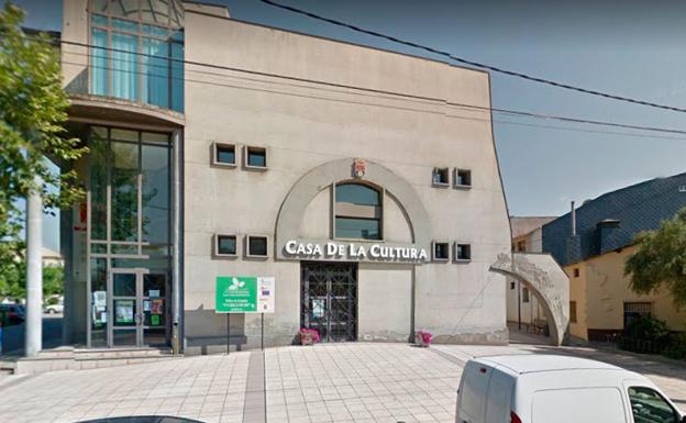 Los palentinos Producciones Zarabanda llevan su comedia 'De carne y hueso' al teatro municipal de Cubillos del Sil