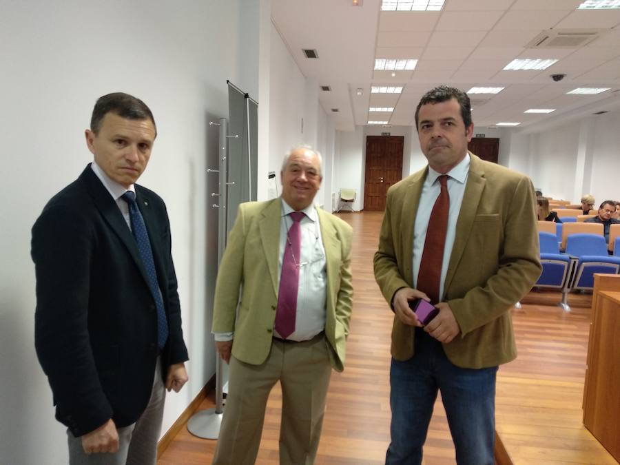 Fele Bierzo analiza en Ponferrada las implicaciones del nuevo control obligatorio de la jornada laboral