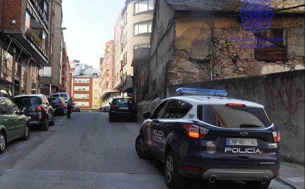 Dos detenidos en Ponferrada por forzar una cabina telefónica y otro por llevar 100 gramos de hachís