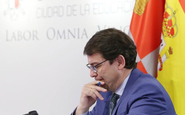 Mañueco e Igea retrasan el nuevo gobierno por escollos en competencias y nombres de consejeros