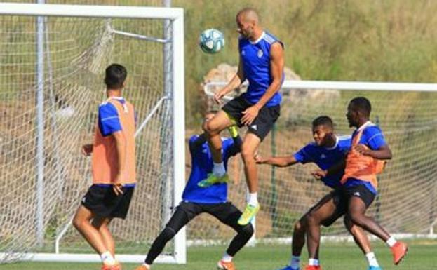 La Ponferradina pone a prueba su proyecto ante el Oviedo, el rival más poderoso