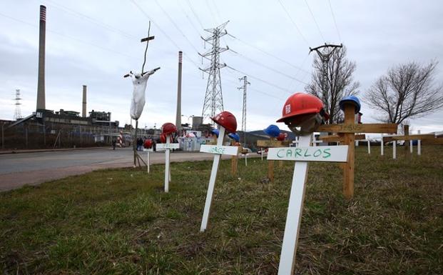 Las auxiliares de Endesa piden a la Junta que cumpla el compromiso de recolocaciones en las labores de mantenimiento de la planta de biomasa de Forestalia