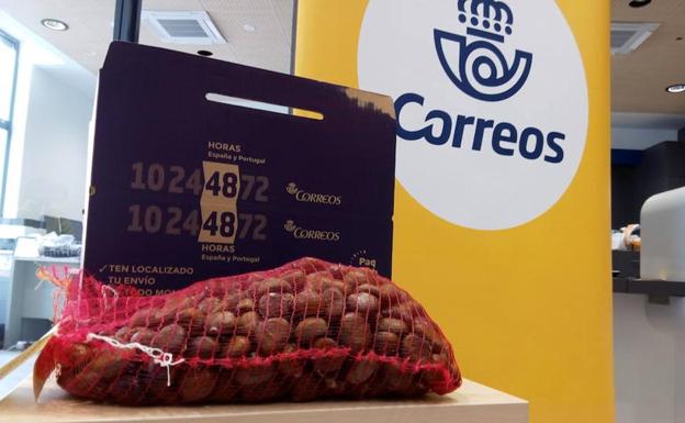 Correos inicia en la comarca del Bierzo una nueva campaña para el envío de castañas