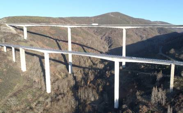 Fomento inicia las obras de conservación de los viaductos de la A-6 de Ruitelán y As Lamas en Vega de Valcarce