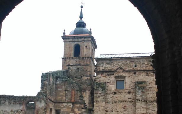 La Junta finaliza las obras de restauración de la torre del Monasterio de Carracedo