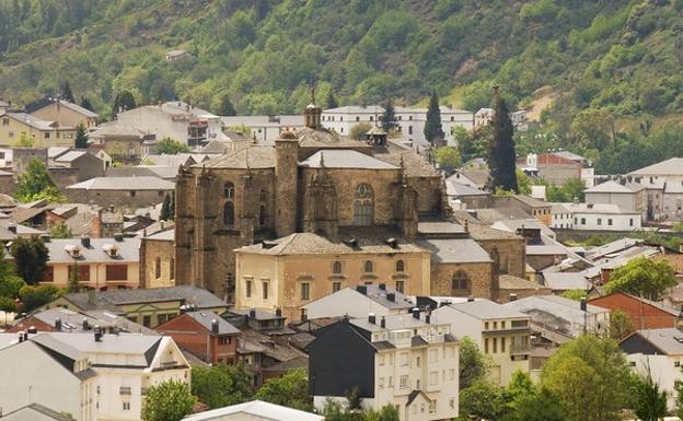 Villafranca del Bierzo reclama el apoyo de Junta y Diputación para acabar con la incomunicación en los pueblos de la Somoza