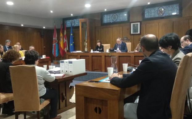 Ponferrada da luz verde a la memoria del contrato puente del TUP antes de asumir la gestión directa del servicio