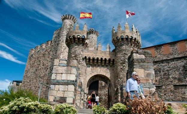 El Castillo de los Templarios recibió a más de 3.100 visitantes en el puente de la Constitución