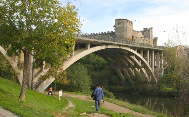 Ponferrada, la mejor ciudad de España para visitar con un perro; León, la cuarta