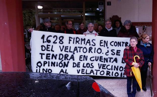 El alcalde de Cacabelos asegura que la licencia urbanística y de actividad del velatorio está pendiente de un informe