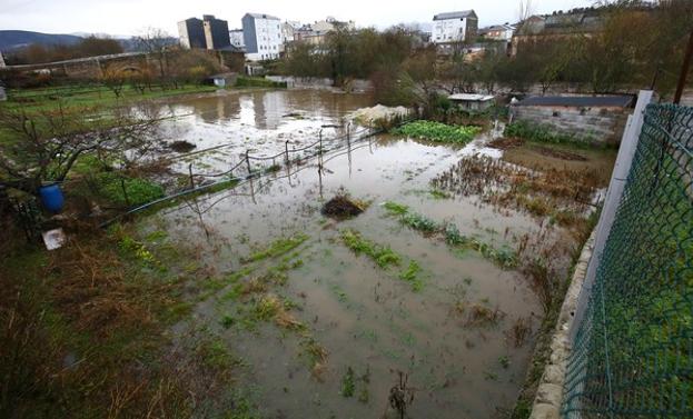 El desbordamiento del Sil y el Oza obliga a cortar los accesos a Toral de Merayo y a la Tebaida