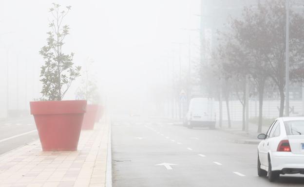 Los bancos de niebla complican el tráfico en tramos de la red principal de carreteras de Zamora, Valladolid y León