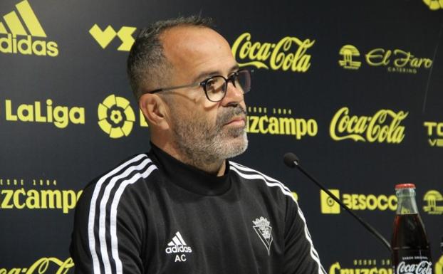 Cervera destaca la línea ascendente de la Ponferradina y prevé un partido incómodo