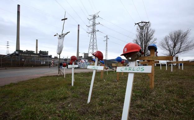 Las auxiliares de Endesa denuncian que Sorigué recluta personal de fuera del Bierzo para desmantelar Compostilla