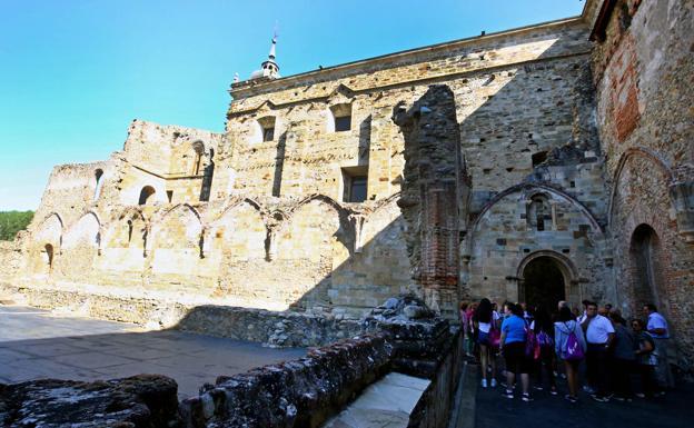 Patrimonio autoriza las obras de restauración y consolidación del Monasterio de Santa María de Carracedo