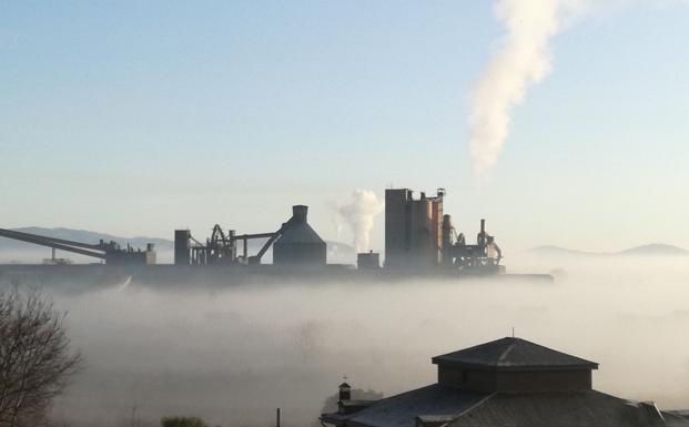 El Juzgado de Ponferrada reabre la denuncia penal contra Cementos Cosmos y el consejero Suárez-Quiñones