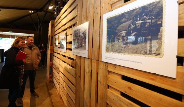 Exposición fotográfica en el Museo de la Energía sobre el transporte y la automoción en El Bierzo y Laciana