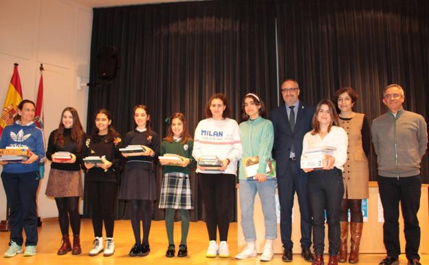 La Biblioteca de Ponferrada entrega los premios del certamen literario 'Cuentos con Duende'