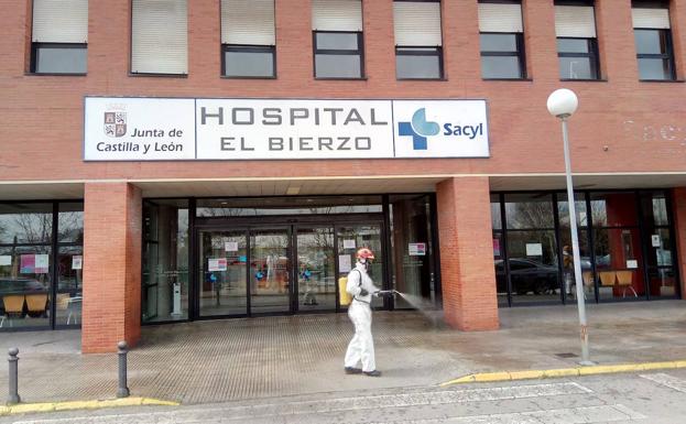 El Ayuntamiento intensifica las tareas de desinfección de espacios públicos y sensibles para frenar el Covid-19