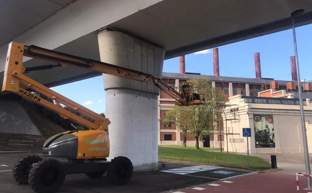 Ciuden da comienzo a la intervención artística en el puente del Centenario