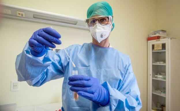 CSIF pide que se habiliten alojamientos a los profesionales sanitarios para evitar el contagio a sus familias