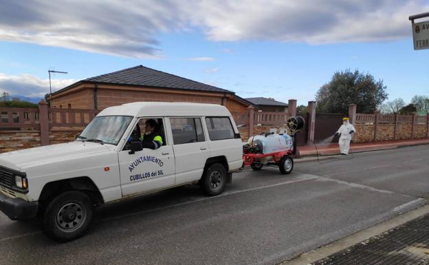 Una empresa vinícola de Cubillos cede al Ayuntamiento sus cubas de tratamiento para labores de desinfección