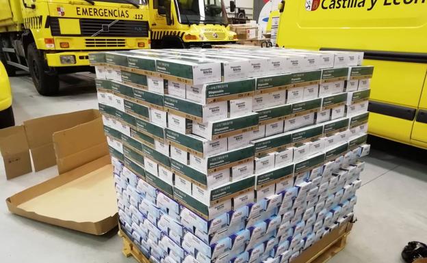 Protección Civil, Policía y Bomberos reciben materiales de protección individual por parte de la Junta