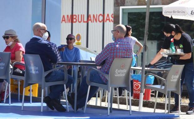 Dos bercianos diseñan una aplicación web para pagar la consumición desde el móvil y reducir el riesgo de contagio en bares