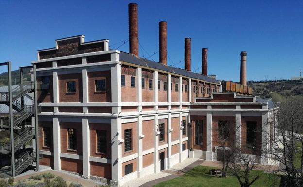 Las chimeneas del Museo de la Energía de Ponferrada protagonizan la microvisita virtual de este domingo