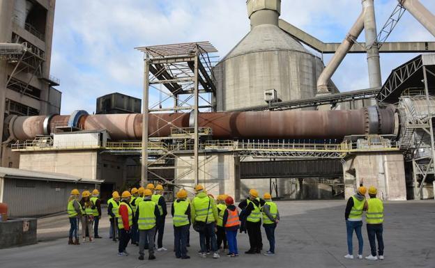 Los sellos de calidad del Bierzo rechazan la autorización a Cosmos para coincinerar neumáticos