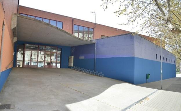 El PP secunda a clubes y deportistas y exige la «pronta reapertura» de las piscinas climatizadas de Ponferrada