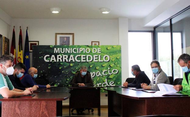 Carracedelo renueva su colaboración con los sellos de calidad del Bierzo, a los que aporta 10.000 euros