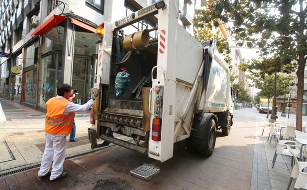 CGT denuncia la existencia de «comisiones giratorias» en el servicio de limpieza de Ponferrada