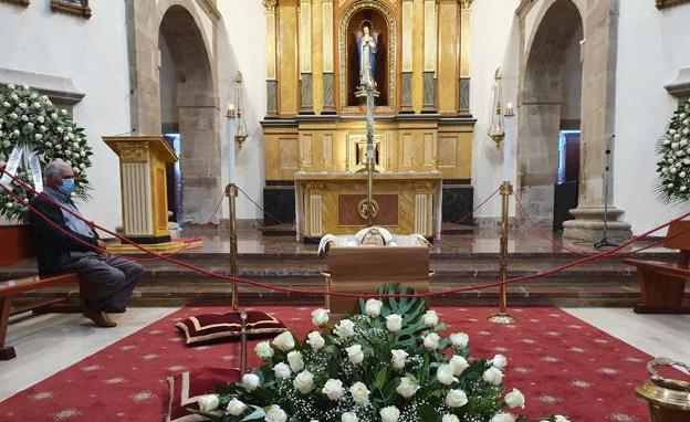 La Catedral de Astorga despide esta semana al obispo emérito Camilo Lorenzo con cuatro funerales solemnes