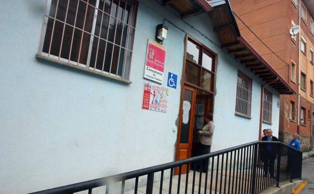 El PSOE denuncia las «graves carencias» que sufre la sanidad en la comarca del Bierzo durante este verano