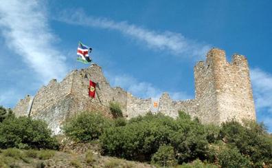 El castillo de Cornatel acoge este domingo el espectáculo de títeres 'No te asuste mi nombre'