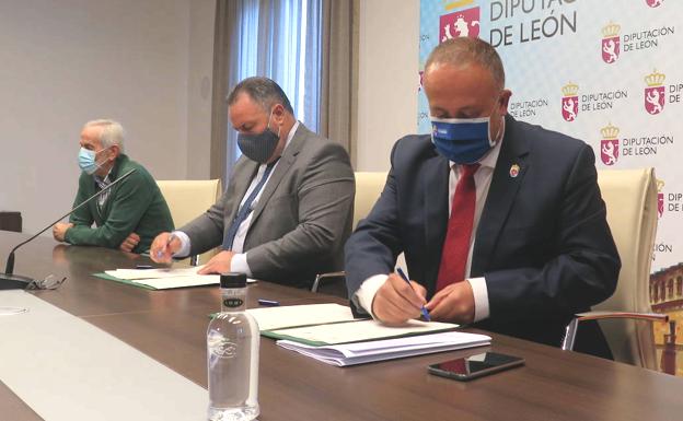 La Diputación aporta 90.000 euros al Banco de Tierras del Bierzo, donde crece la apuesta por los viñedos