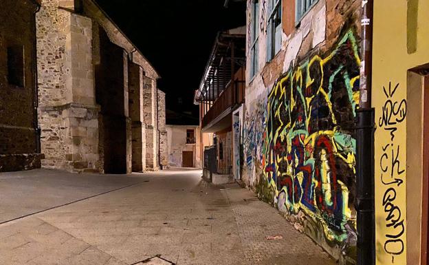 El PP de Ponferrada reclama al tripartito un plan integral de limpieza de grafitis en la ciudad