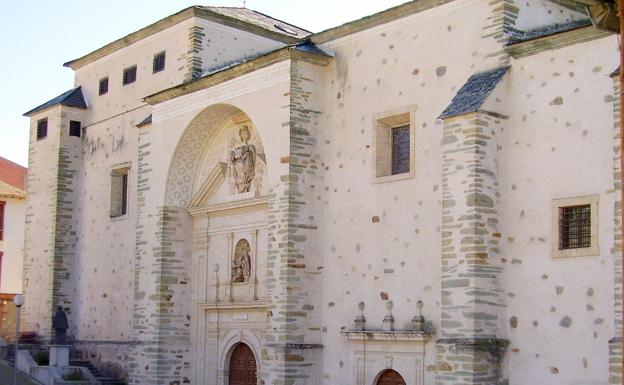 La Comisión de Patrimonio autoriza la restauración del campanario del Monasterio de la Anunciada de Villafranca del Bierzo