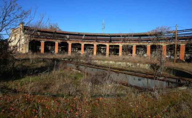 Ponferrada y el Ministerio de Fomento abordarán la recuperación de la histórica placa ferroviaria en su «doble vertiente industrial y turística»