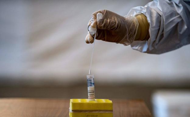 Dos fallecidos y 26 nuevos positivos por Covid-19 en las zonas de salud del Bierzo y Laciana en las últimas horas