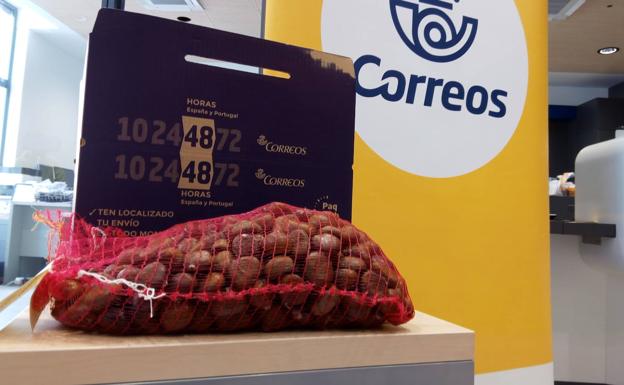 Correos amplía hasta el 30 de noviembre la campaña especial para el envío de castañas desde la comarca del Bierzo